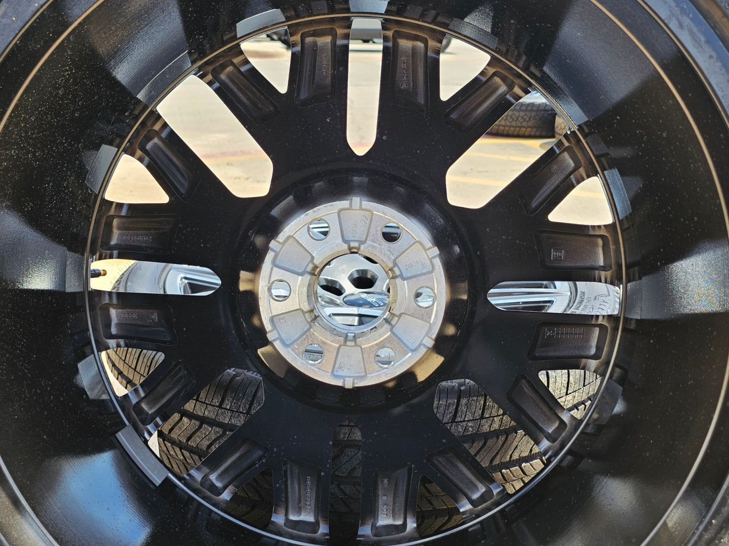 (1) 24" GMC Yukon Sierra DENALI OEM wheel rim tire 2022 2023 2024 2025 2026 2027