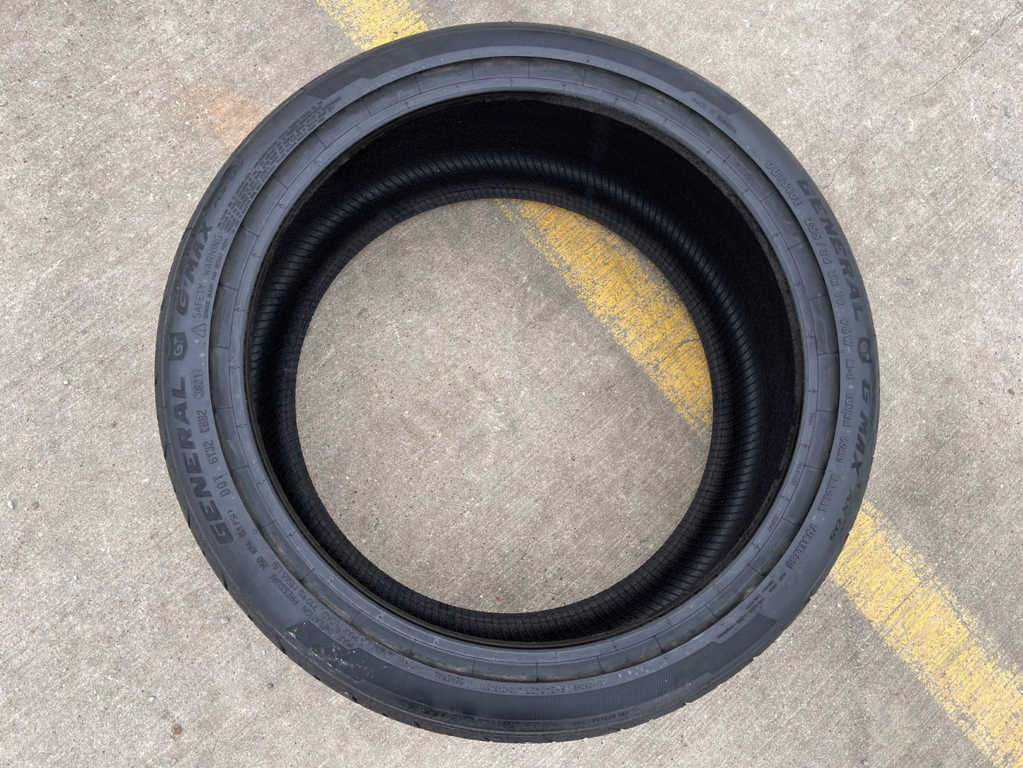 (1) 255/35/19 General G-Max A/S-05 tire 255/35/19 96W NEW
