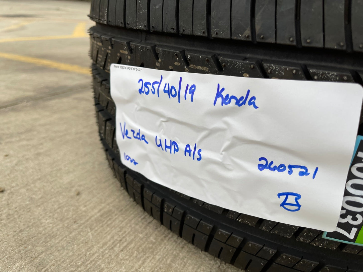 (1) 255/40/19 Kenda Vezda UHP A/S KR400 tire 255/40r19 100W NEW