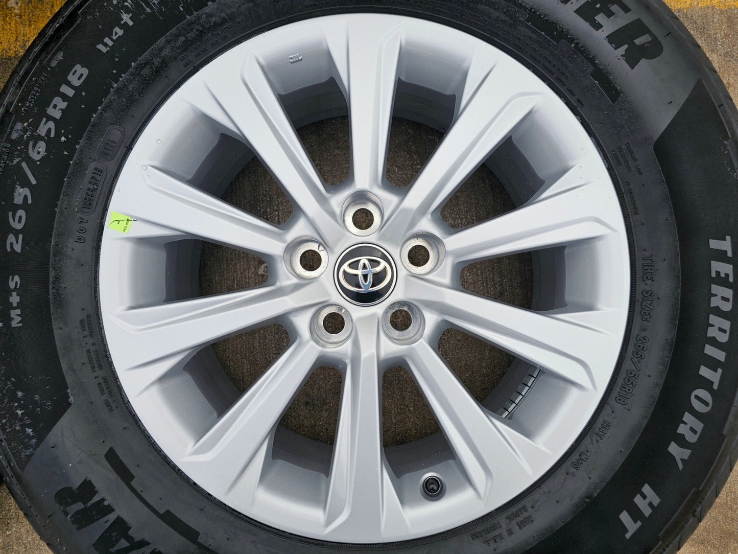 18" Toyota Grand Highlander OEM 10525 wheels rims tires Lexus TX350 GOODYEAR