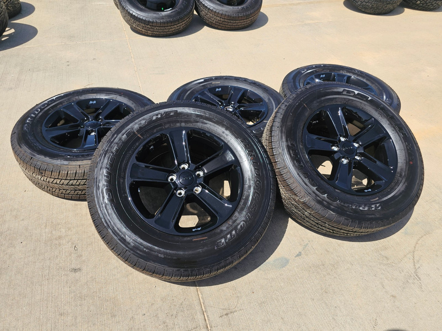 18" Jeep Wrangler Sahara OEM 9221 9255 wheels rims 2020 2021 2022 2023 2024 2025