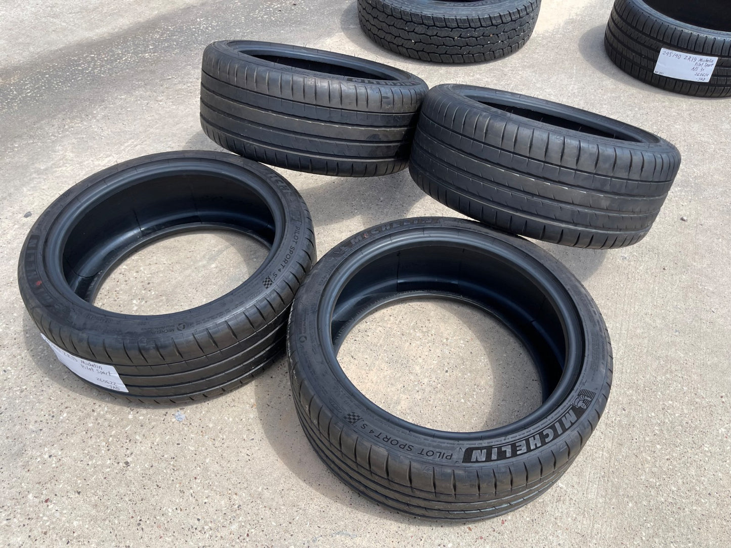 (4) 245/40/19 Michelin Pilot Sport 4S 94Y 245/40R19 tires