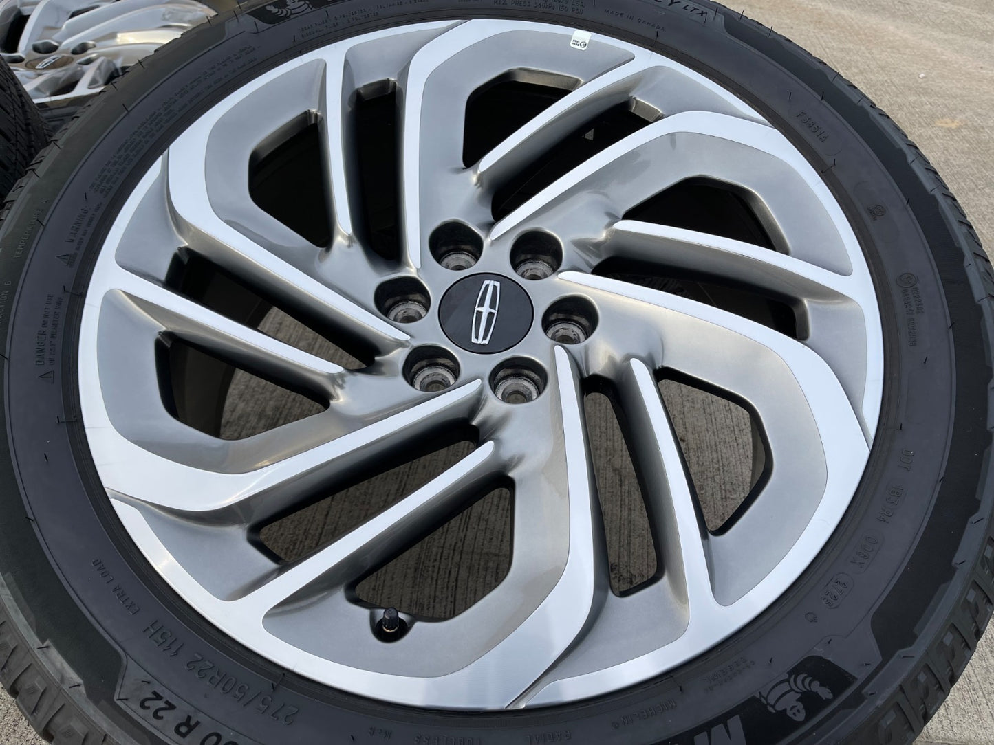 22" Lincoln Navigator OEM 94225 rims wheels BLACK LABEL SET MICHELIN
