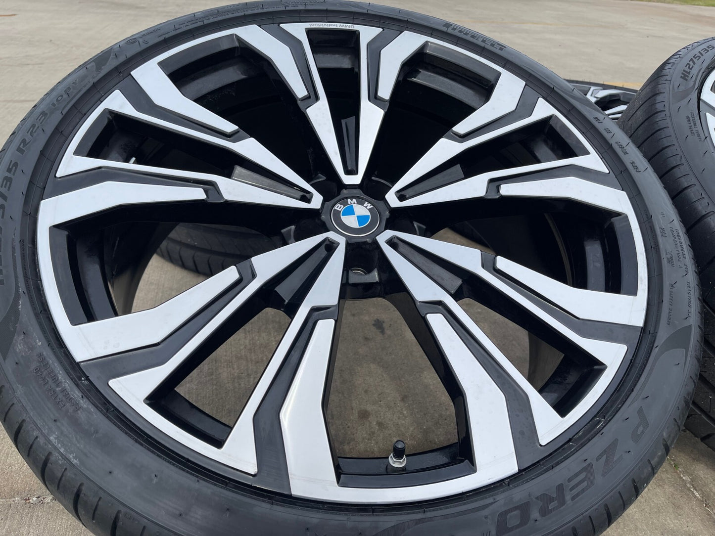 23" BMW X7M X5 X6 X7 OEM Series wheels rims 86675 tires 2022 2023 2024 2025 2026