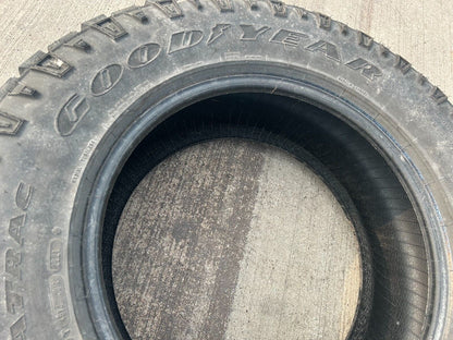 (1) 275/65/18 Goodyear Wrangler Duratrac tire