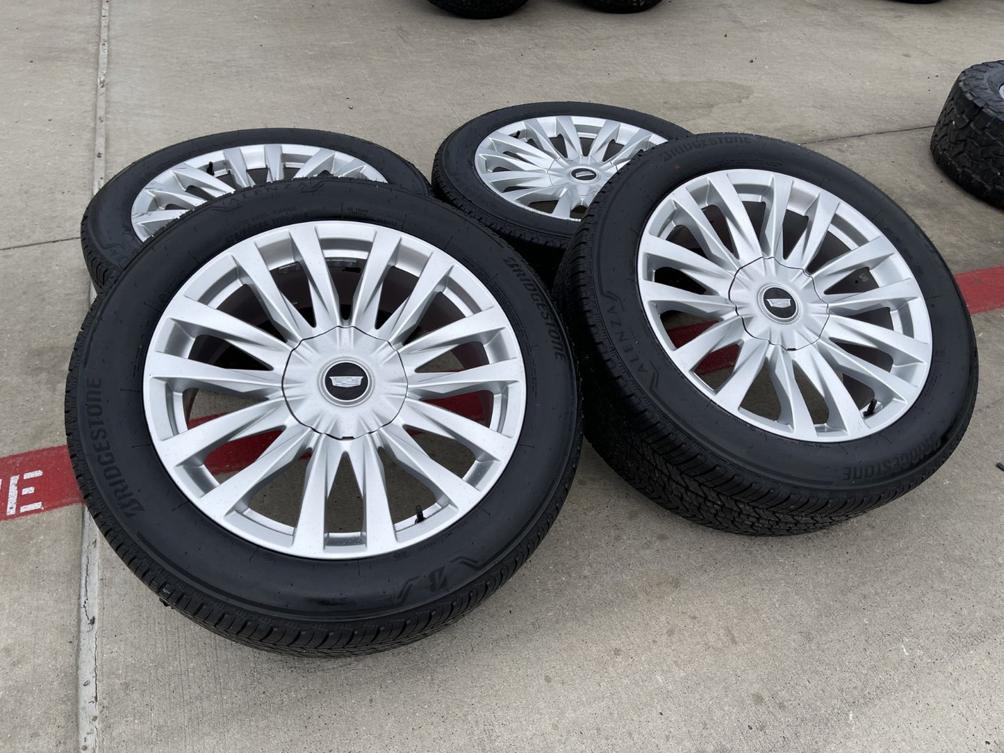 22" Cadillac Escalade Platinum OEM wheels rims 95026 4873 tires SET BRIDGESTONE
