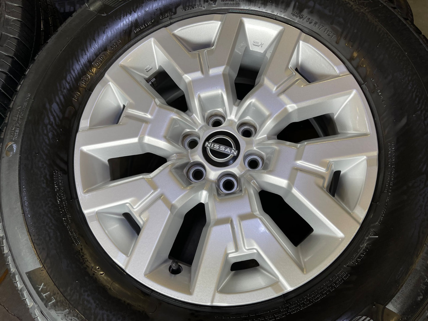 17" Nissan Frontier OEM Desert Runner 62832 wheels rims 2024 2025 2026 MICHELIN