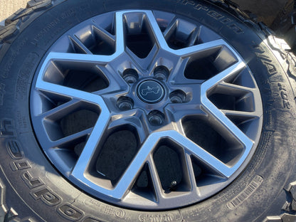 18" Jeep Wrangler Grand Cherokee Gladiator OEM 9331 wheels rims BFG KO2 A/T NEW