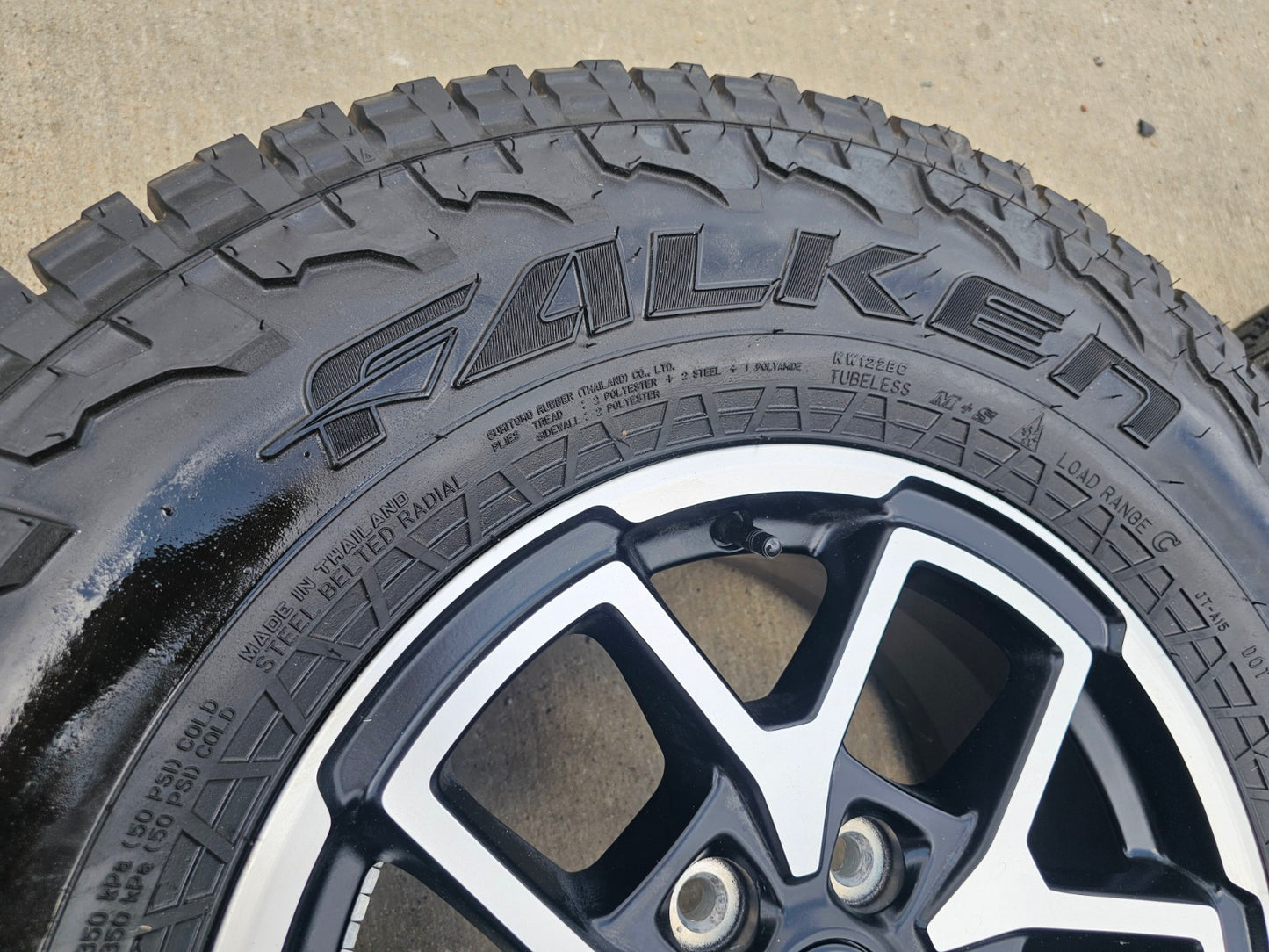 17" Jeep Wrangler Rubicon OEM 95730 9327 wheels rims Gladiator FALKEN A/T 33 NEW