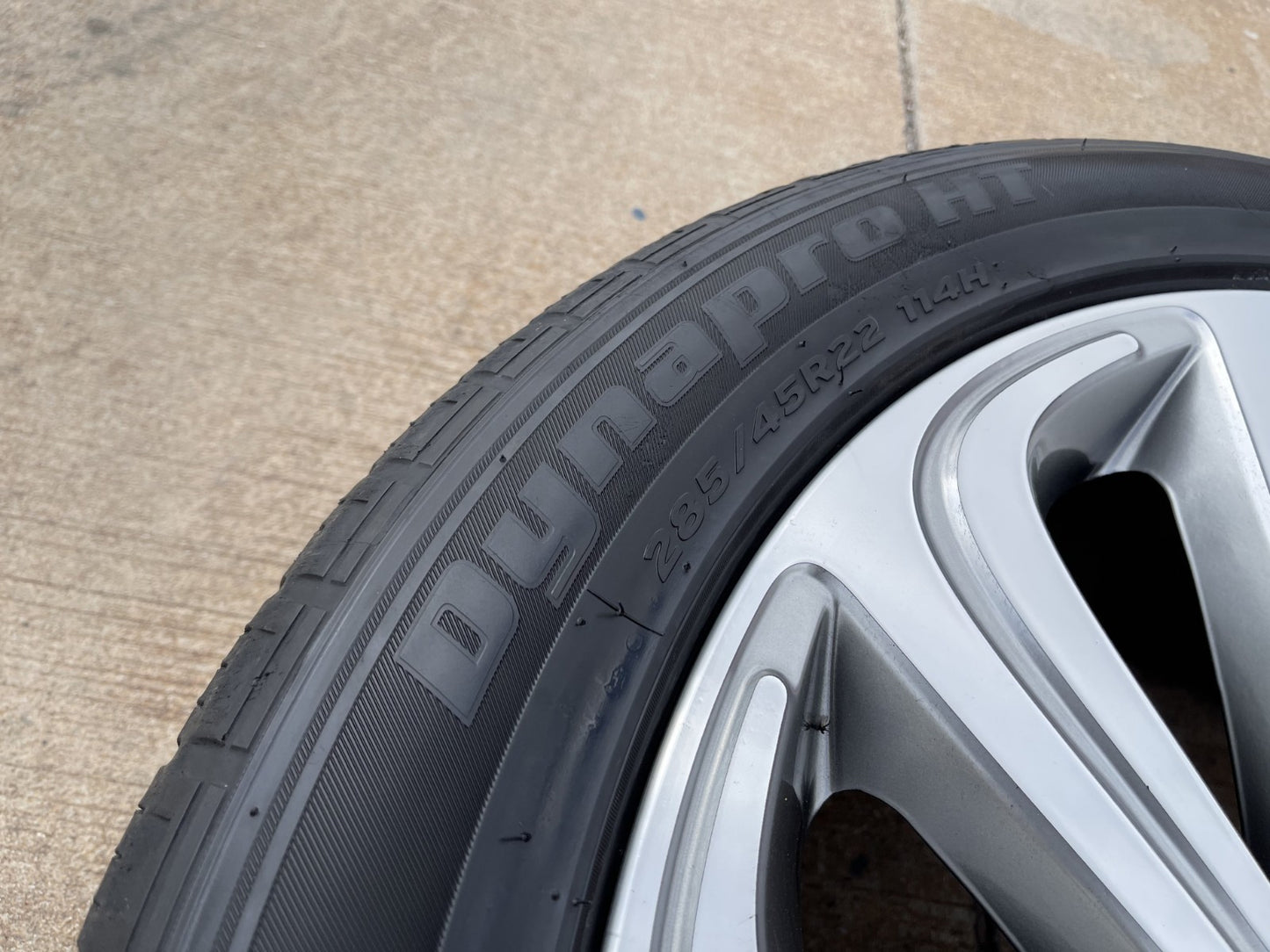 (1) 22" Lincoln Navigator BLACK LABEL OEM 10497 rim wheel 2022 2023 2024 HANKOOK