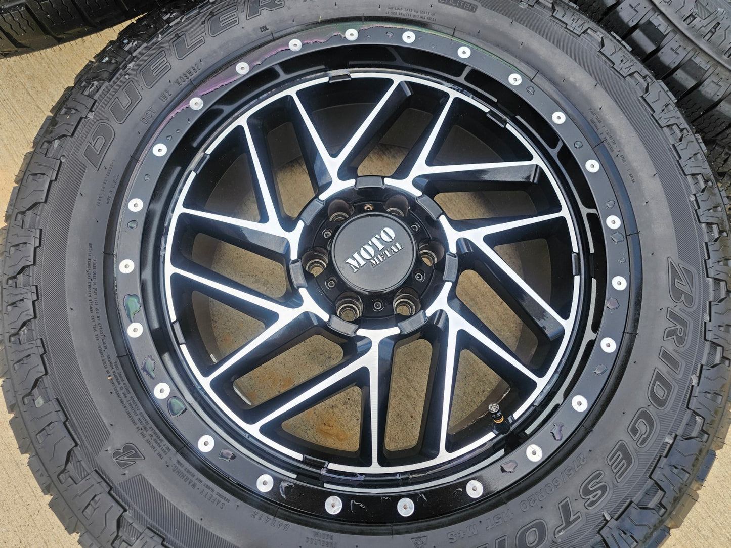 20x9 20" MOTO METAL MO985 Breakout Silverado RAM Tacoma wheels rims 6x139 6x5.5