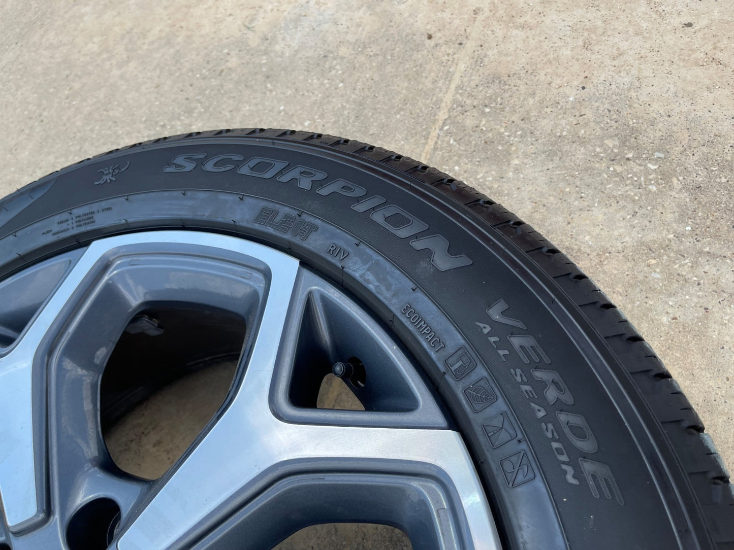 (1) 21" Rivian R1T R1S OEM wheel rim tire spare 2022 2023 2024 2025 2026 2027
