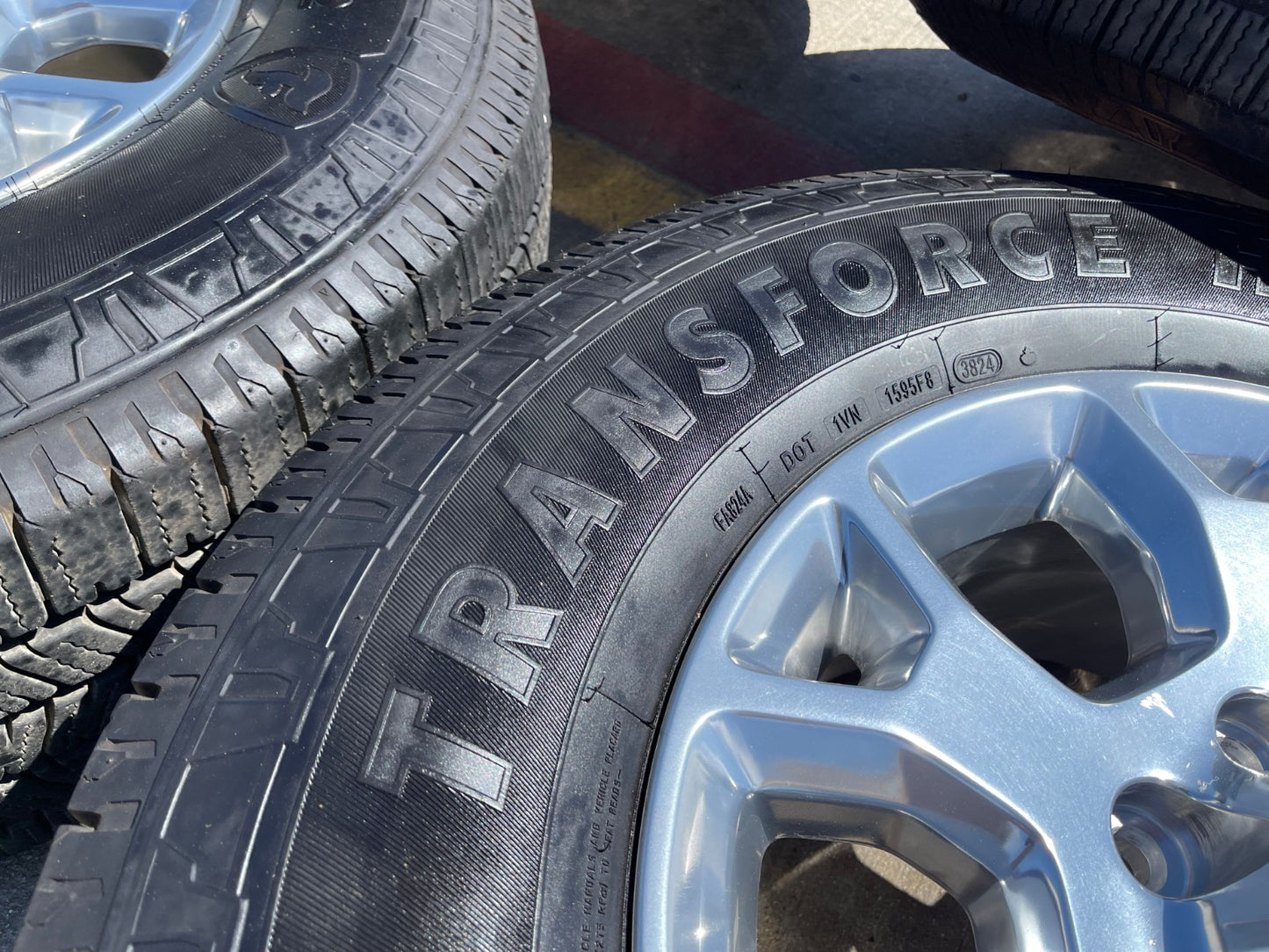 18" Ram 2500 3500 Laramie Power Wagon OEM wheels rims 2693 tires FIRESTONE H/T2