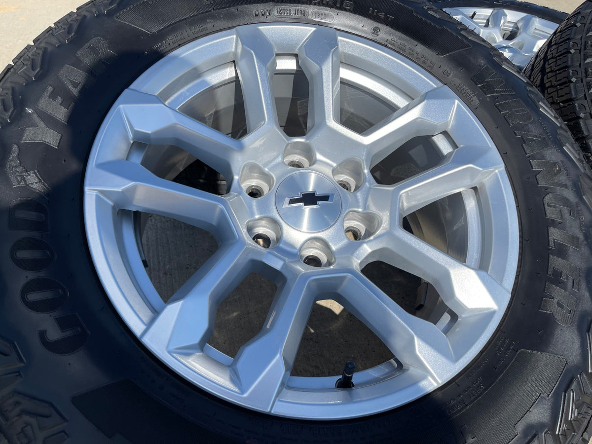 18" Chevy Silverado Suburban Tahoe OEM 14091 wheels rims GMC SET GOODYEAR A/T