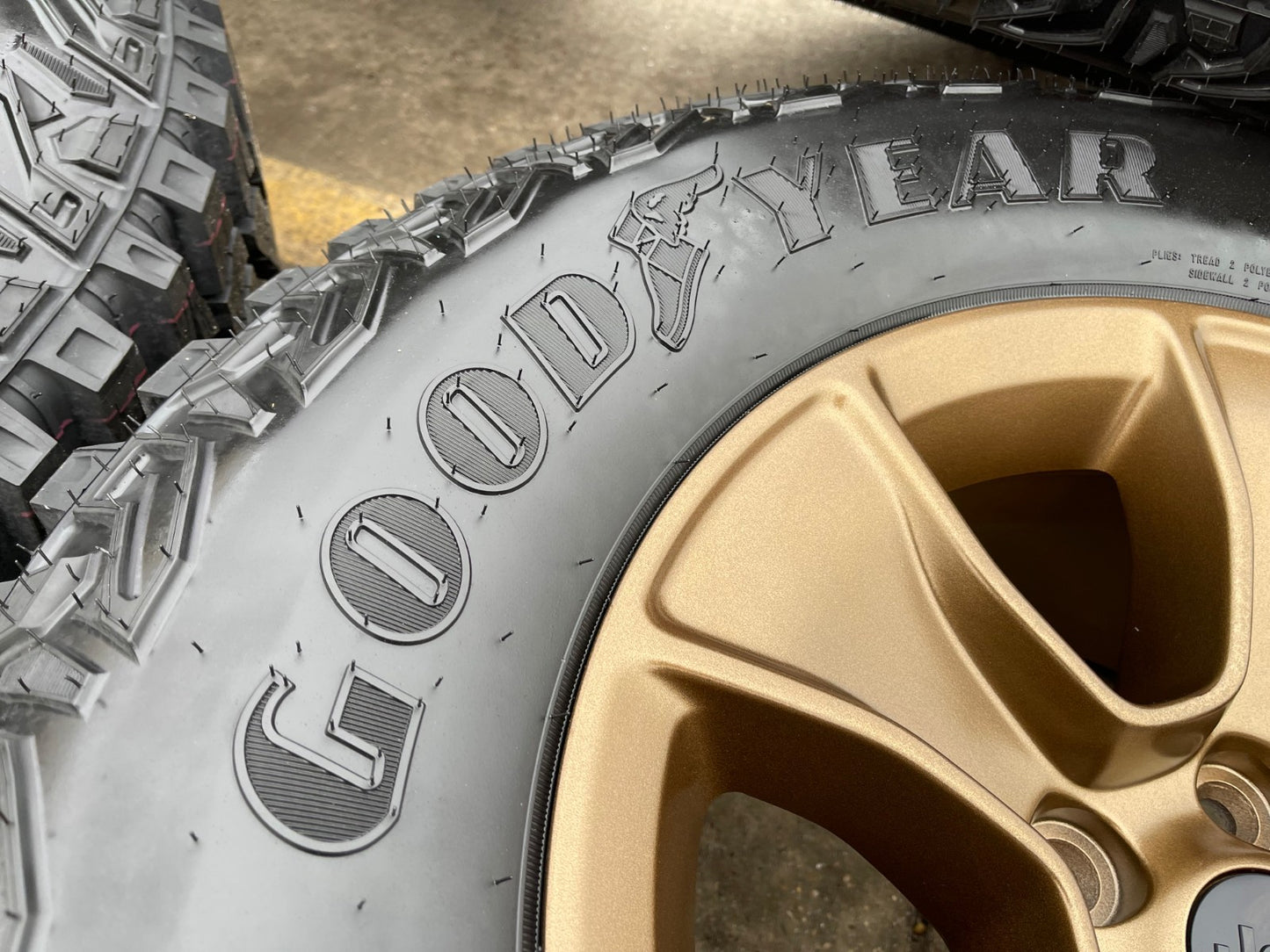 17" Jeep Wrangler Rubicon OEM 96226 wheels rims Gladiator GOODYEAR  A/T 33" NEW