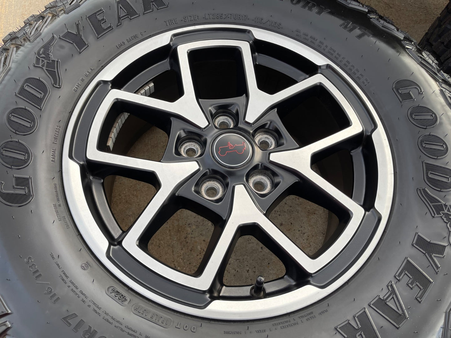17" Jeep Wrangler Rubicon OEM 95730 9327 wheels rims Gladiator GOODYEAR 33" NEW
