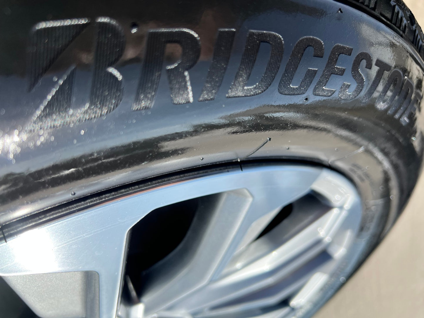 22" GMC Yukon Sierra DENALI OEM wheels rims 14025 97000 tires BRIDGESTONE