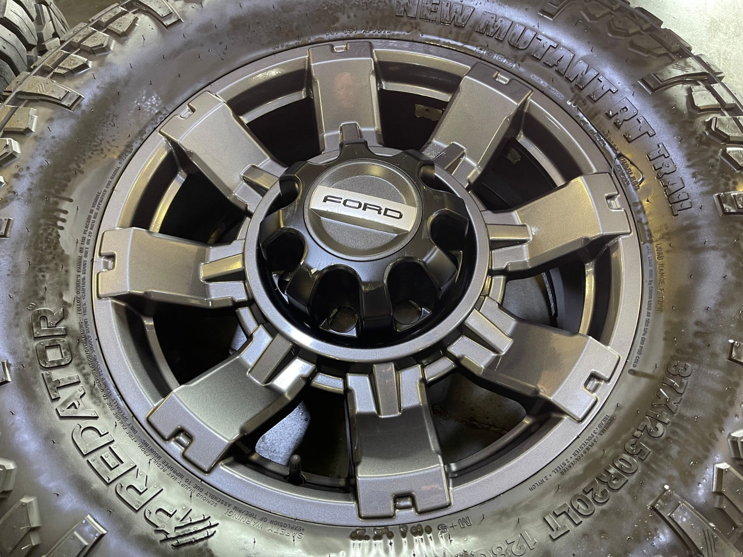 20" Ford F-250 F-350 OEM 10296 10485 Lariat gray wheels rims tires 37"