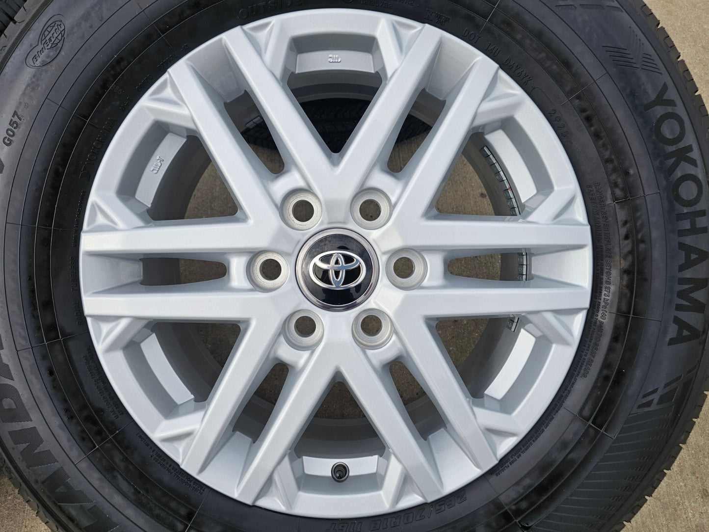 18" Toyota Tundra Sequoia OEM wheels rims 75281 LX600 2024 2025 2026 YOKOHAMA