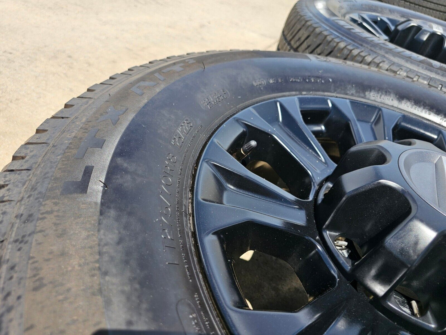 18" Ford F-250 F-350 OEM rims wheels 10097 tires MICHELIN