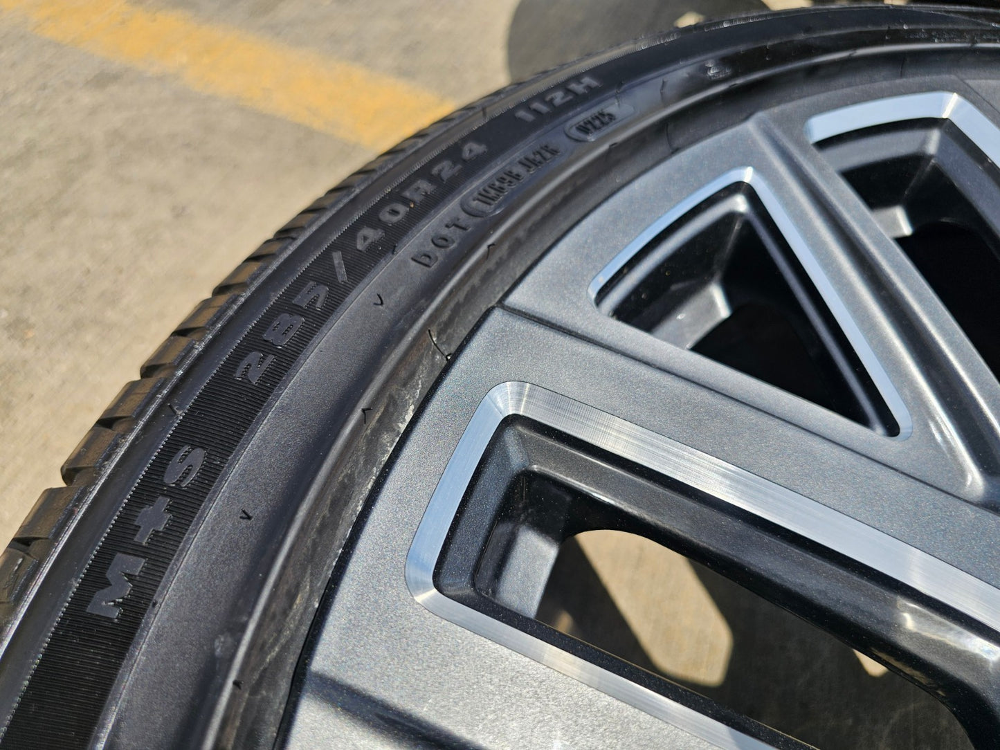 24" GMC Yukon Sierra DENALI OEM wheels rims GOODYEAR SET 2024 2025 2026 2027 NEW