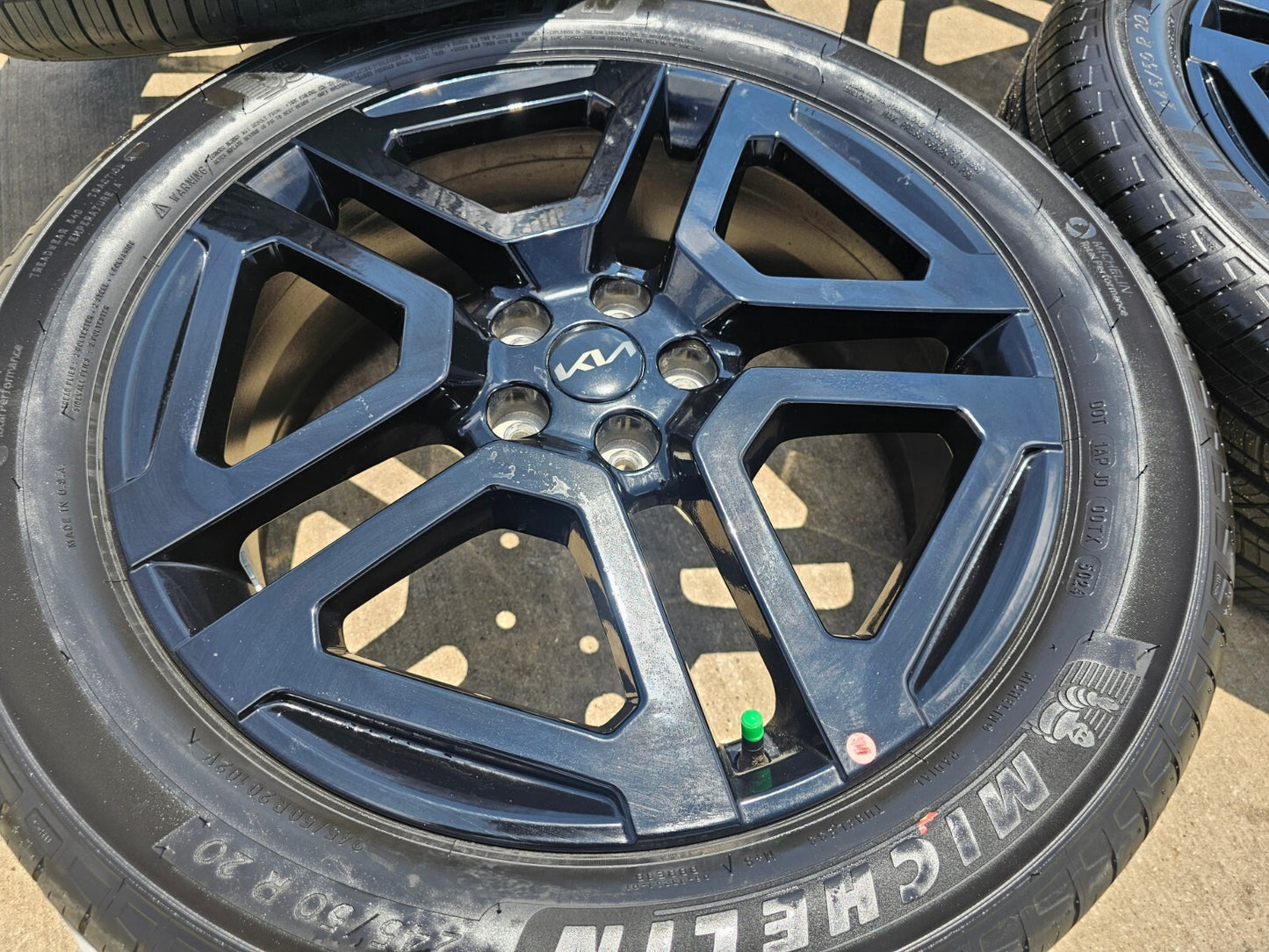 20" Kia Telluride Prestige X-PRO OEM wheels rims 74721 Sedona 2023 2024 2025 NEW