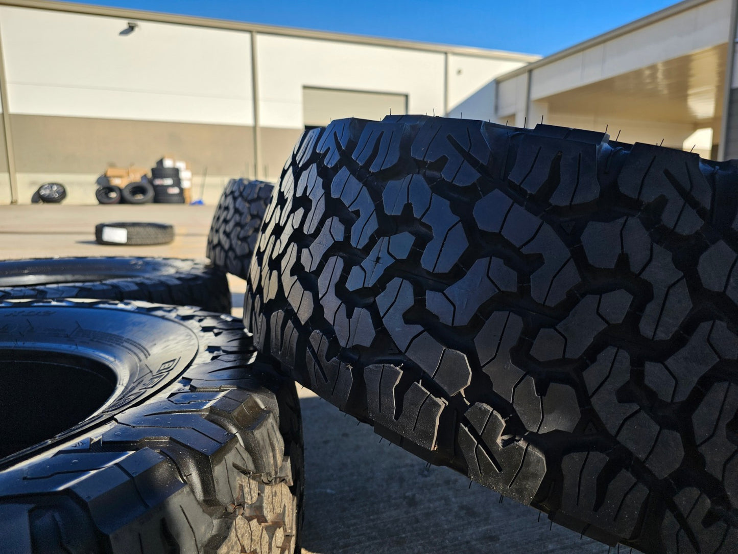 (4) 255/70/18 BFG KO2 A/T tires F-150 Sierra Tahoe Silverado NEW TAKE OFFS NEW