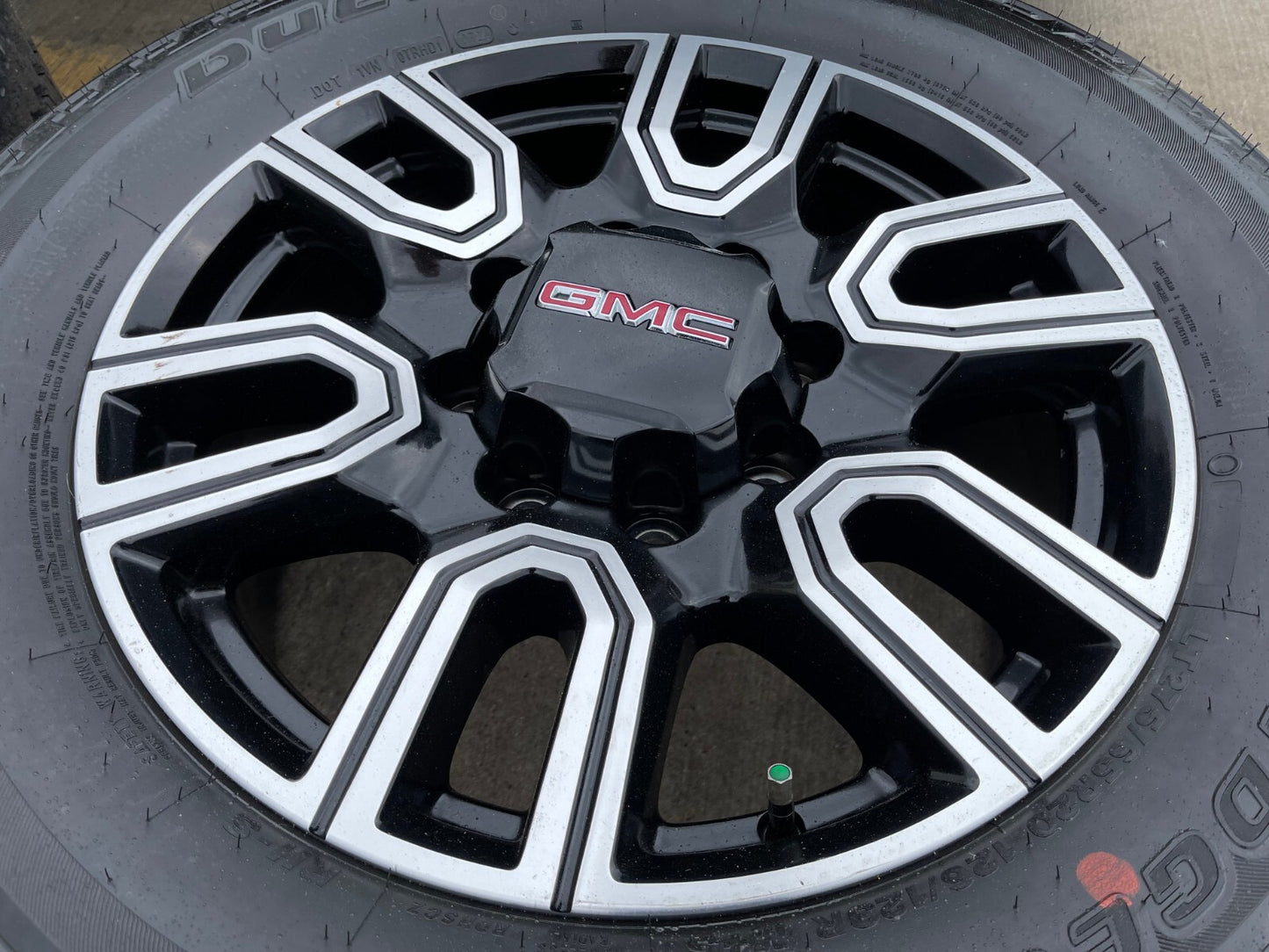20" GMC Sierra AT4 2500 3500 OEM wheels rims 5950 Silverado 2023 2024 2025 2026