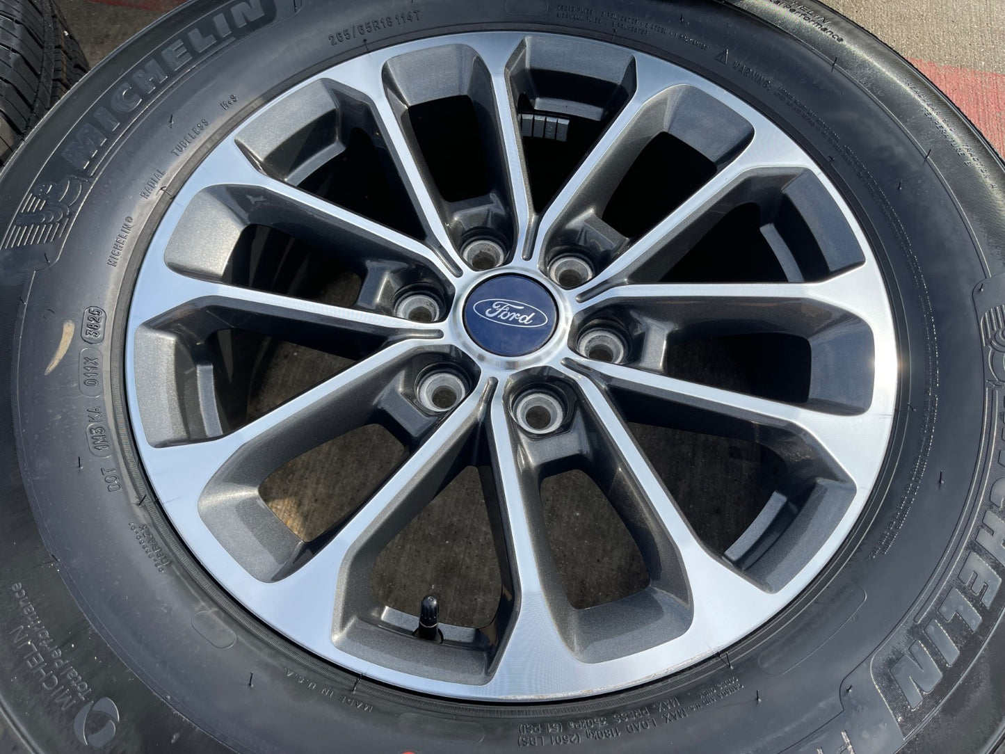 18" Ford F-150 Lariat OEM rims wheel 10169 tires Expedition MICHELIN NEW
