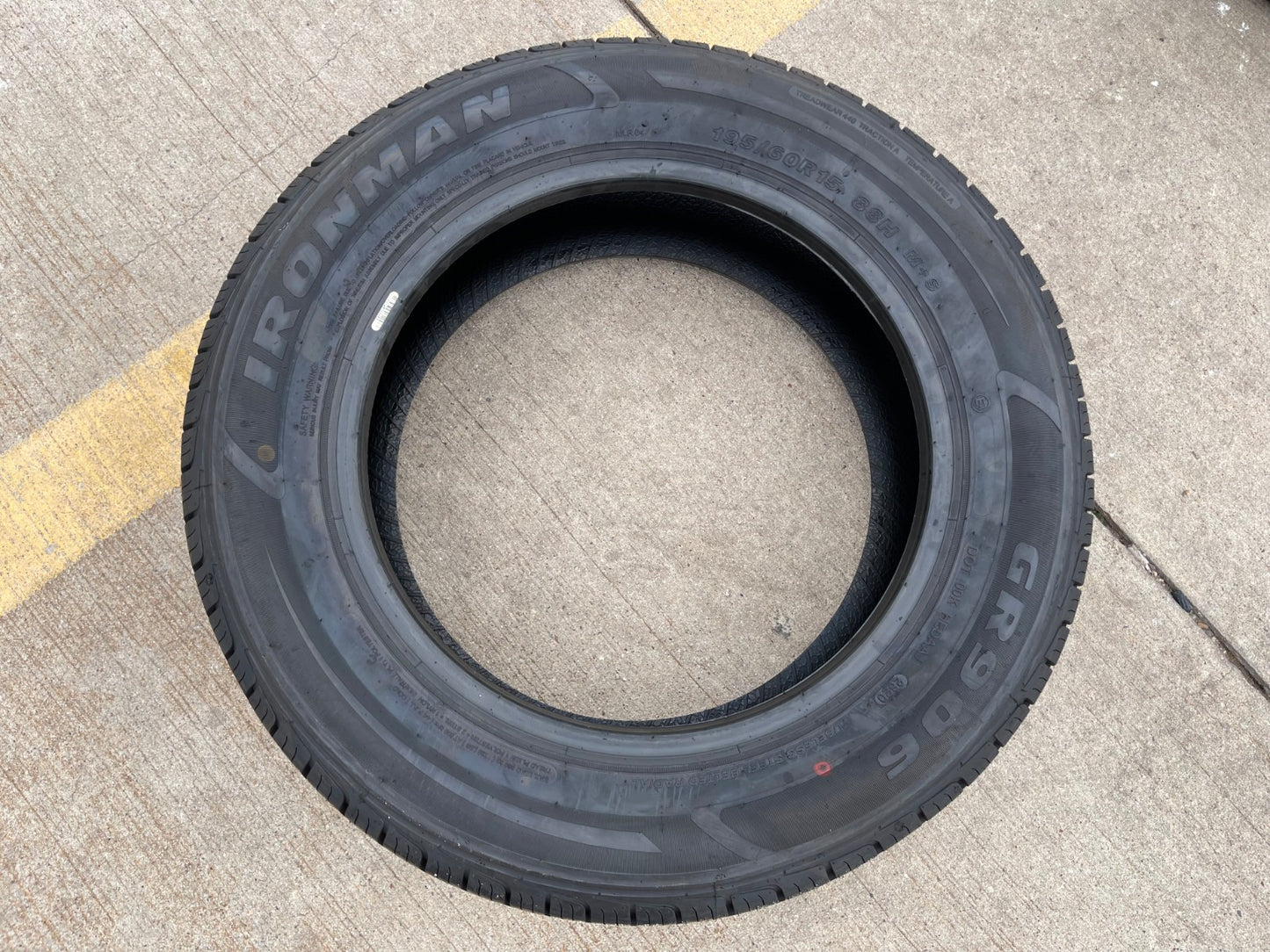 (1) 195/60/15 Ironman GR906 tire 195/60R15 88H M+S NEW