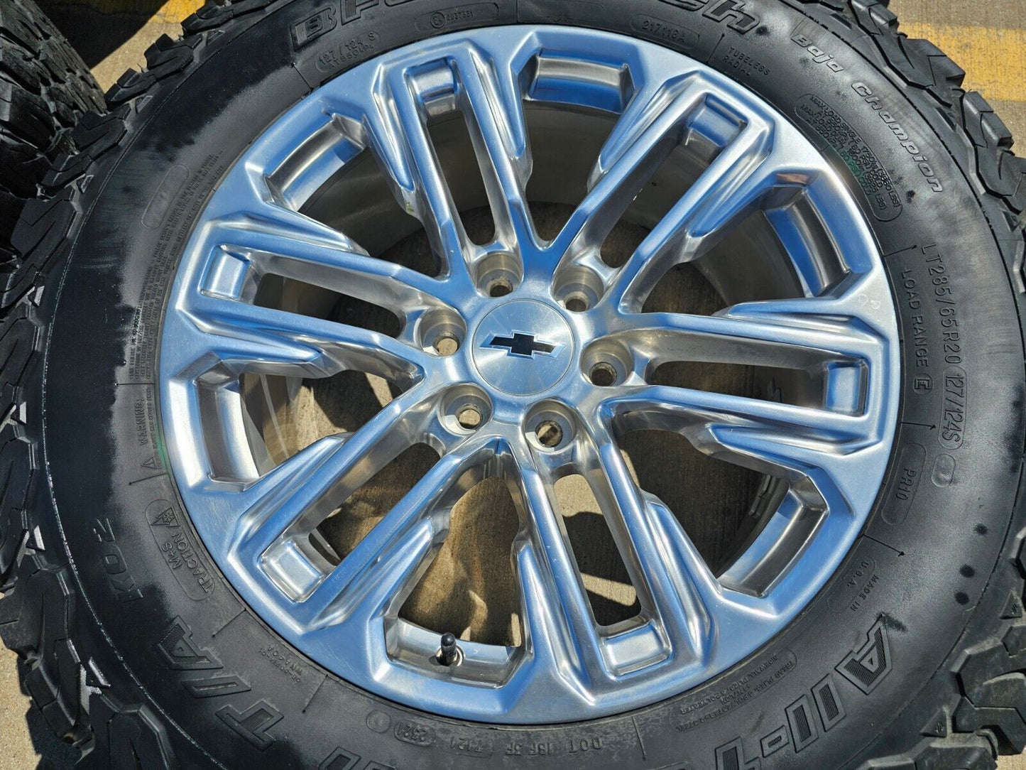 20" Chevy Tahoe Silverado GMC Yukon Sierra OEM 2120 14024 wheels rims BFG