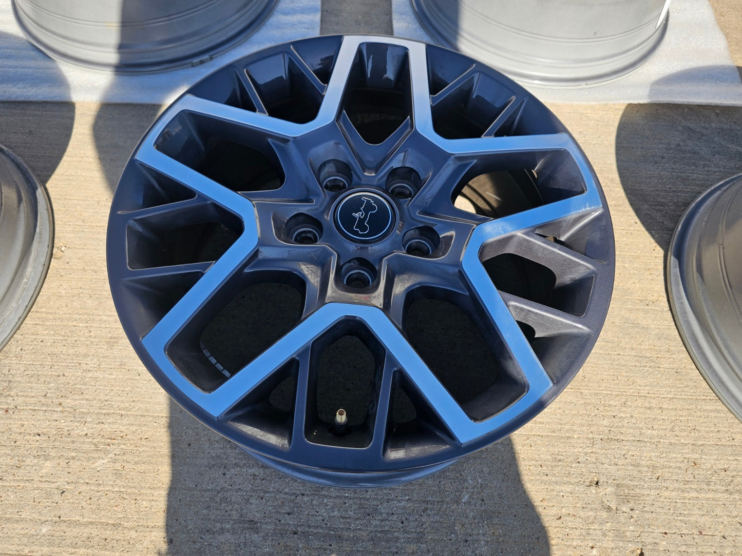 18" Jeep Wrangler Gladiator Grand Cherokee OEM 9331 wheel rim spare NEW
