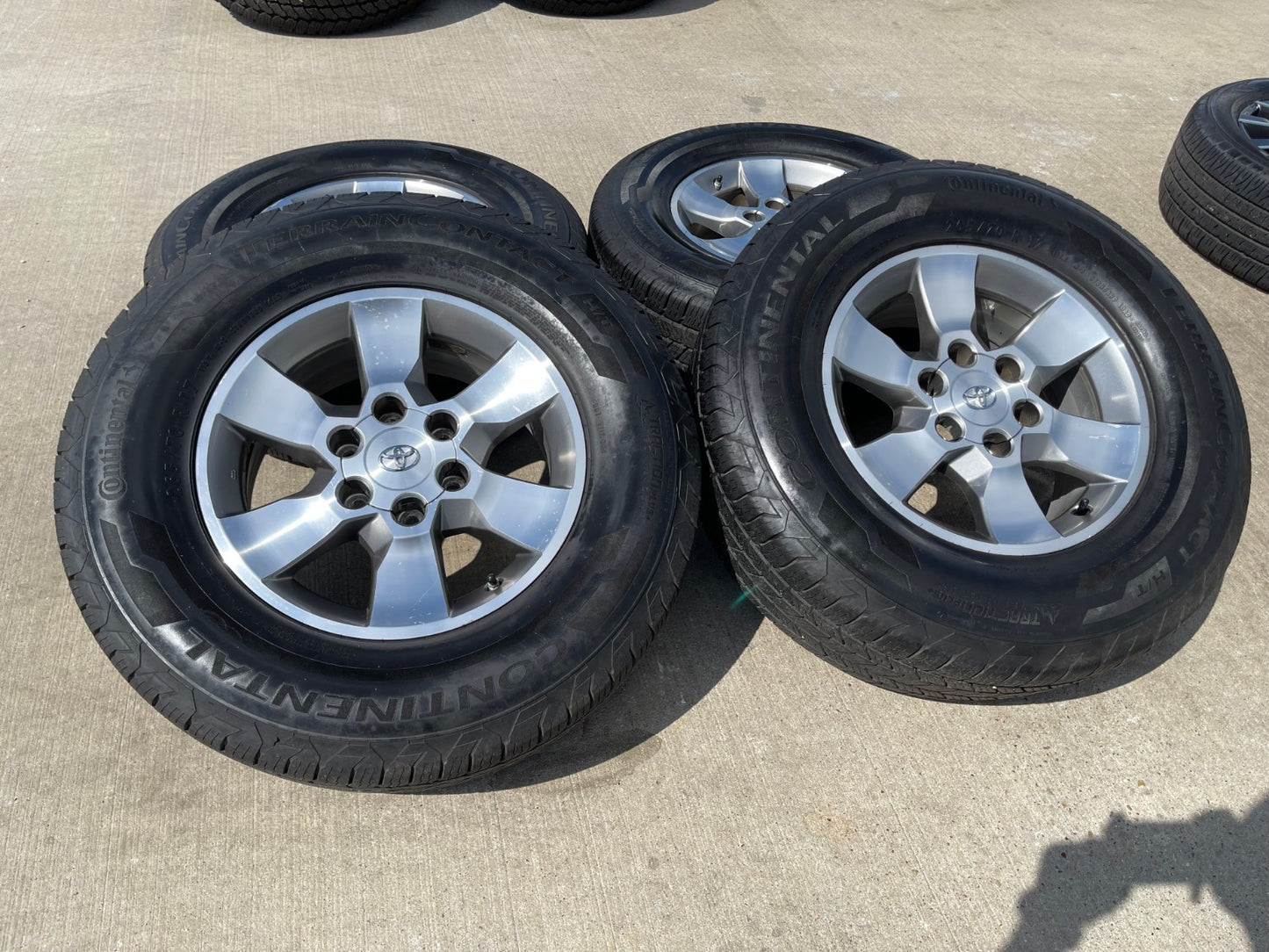 17" Toyota Tacoma 4Runner OEM 69562 wheels rims tires CONTINENTAL