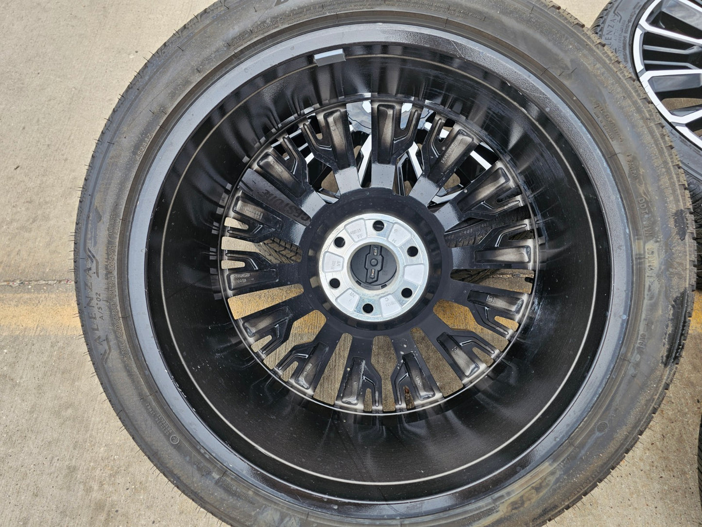 24" Chevy Tahoe Suburban Silverado OEM High Country wheels rims 2025 2026 NEW