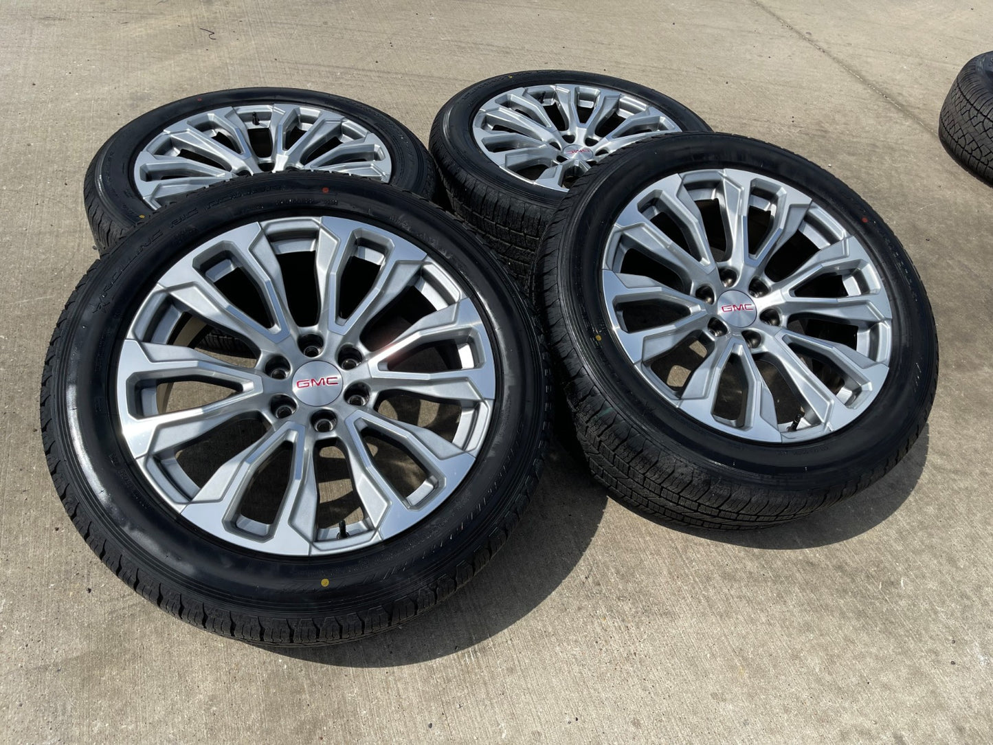 22" GMC Yukon Sierra DENALI OEM wheels rims 14025 97000 tires