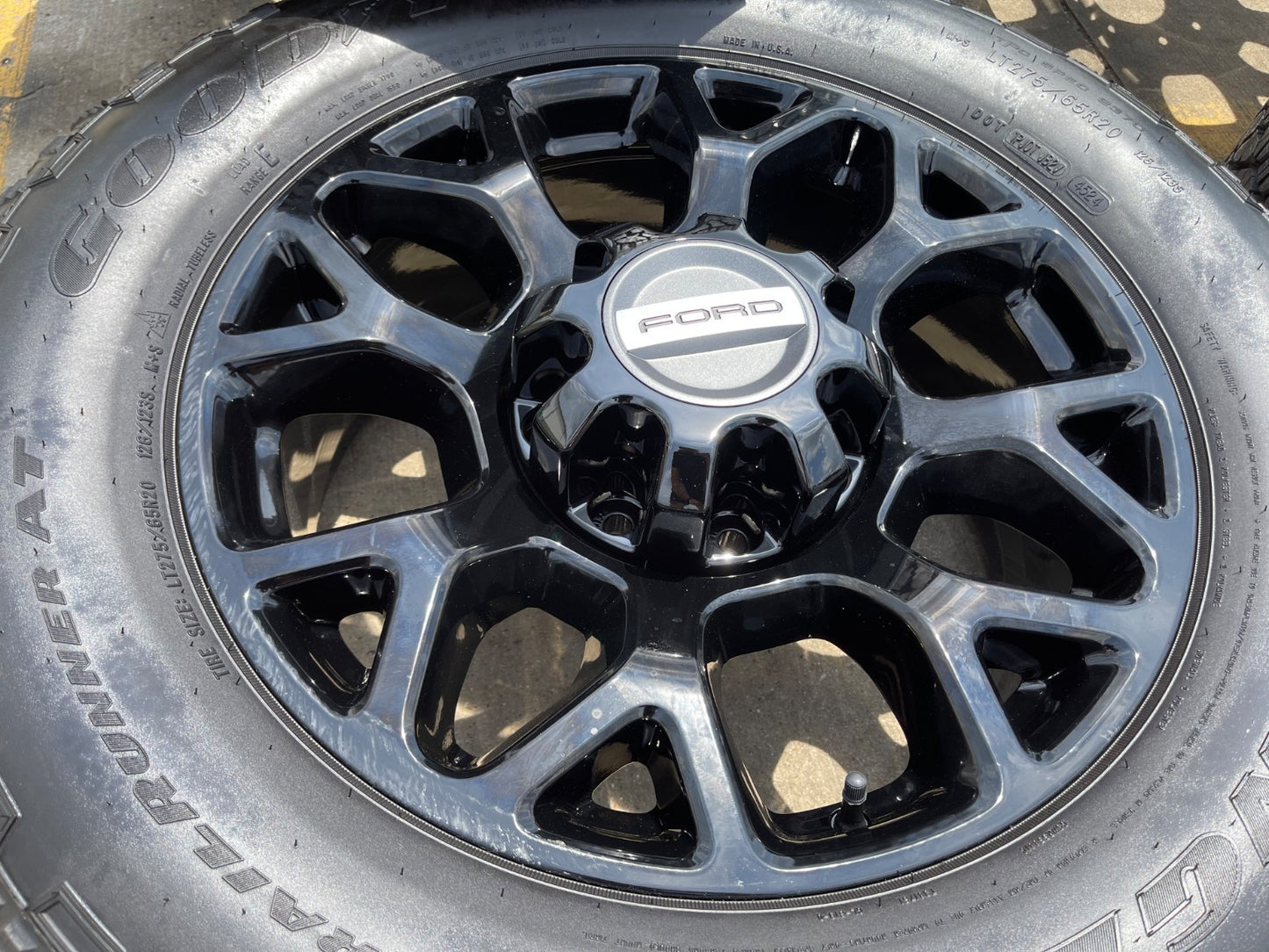 20" Ford F-250 F-350 OEM Lariat wheels rims 10292 tires GOODYEAR