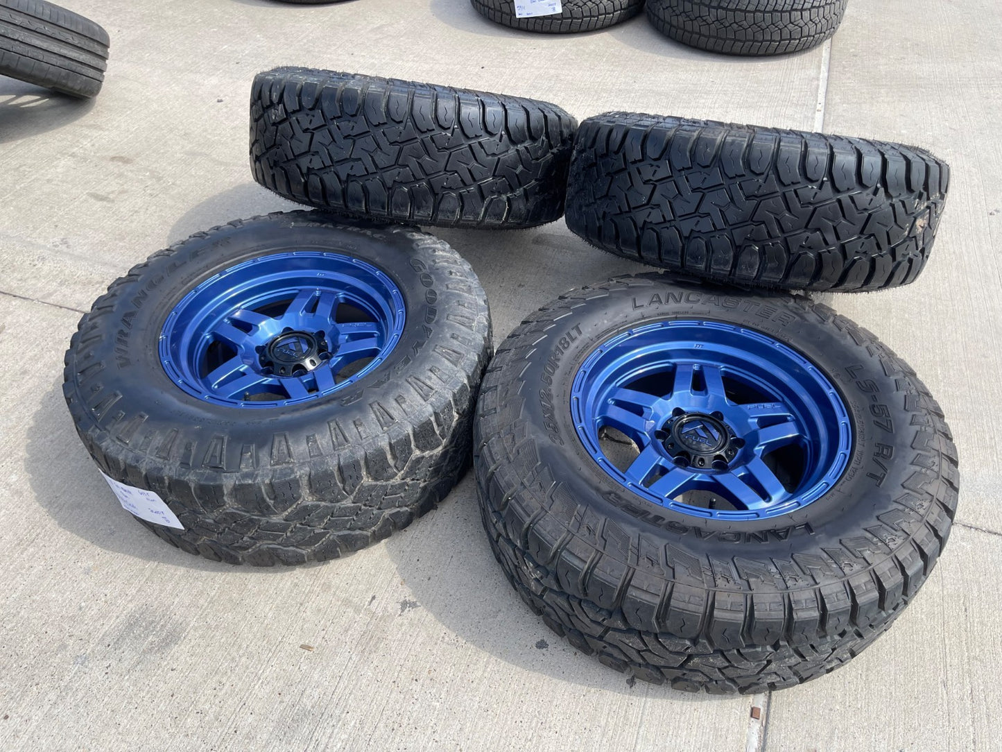 18x9 18" FUEL Oxide D802 Silverado RAM Tacoma wheels rims 6x139 6x5.5 35"