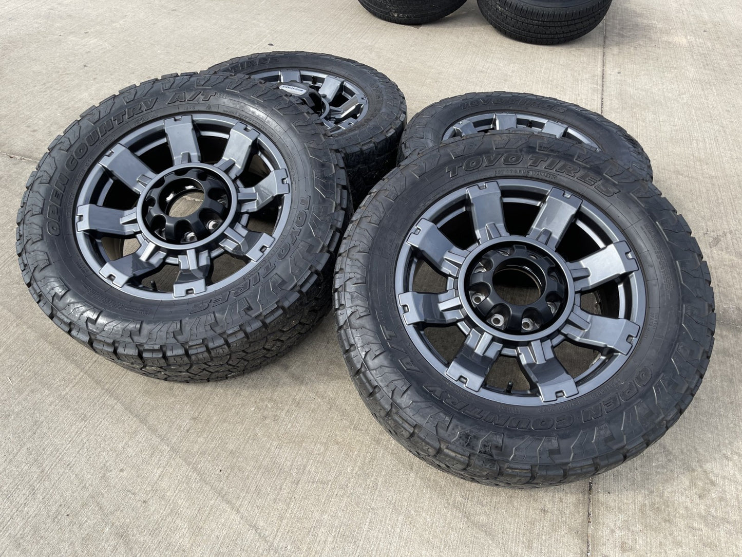20" Ford F-250 F-350 OEM 10296 10485 Lariat wheels rims 2023 2024 2025 2026 TOYO