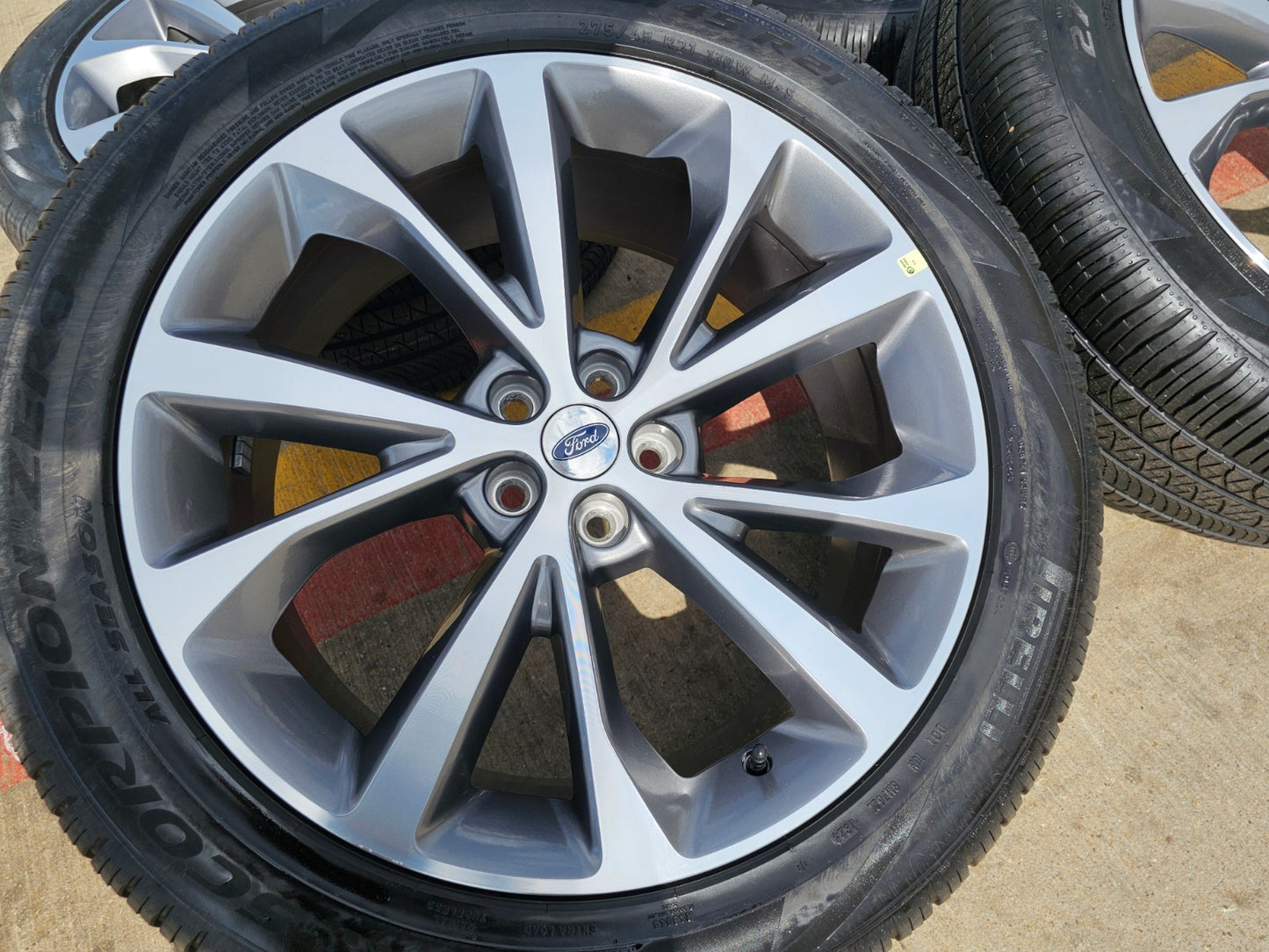 21" Ford Explorer ST OEM 10476 rims wheels Lincoln Aviator PIRELLI