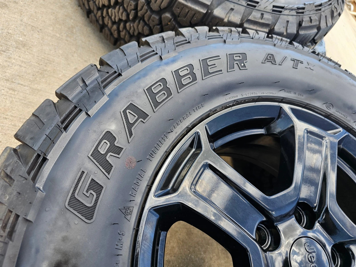 17" Jeep Wrangler Rubicon OEM Black wheels rims 9216 Gladiator GENERAL A/TX
