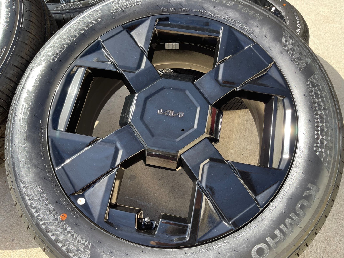 19" Kia Telluride OEM wheels rims Sportage Sorento Sedona SET 2025 2026 2027 NEW