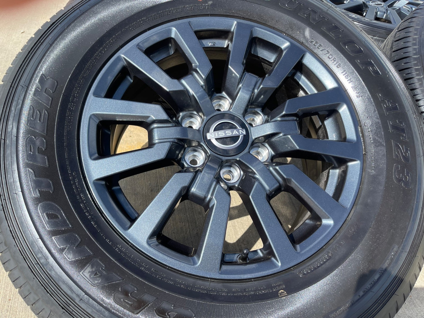 18" Nissan Titan Armada OEM wheels rims tires SET DUNLOP 2025 2026 2027 NEW
