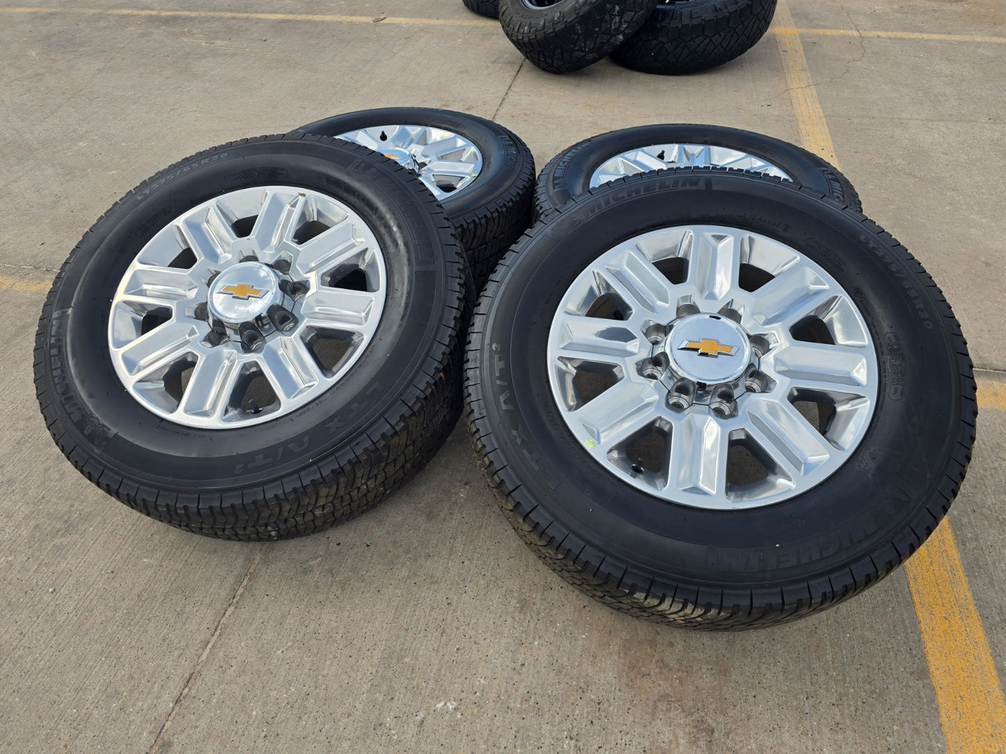 20" Chevy Silverado High Country LTZ 2500 3500 OEM 14124 wheels rims MICHELIN