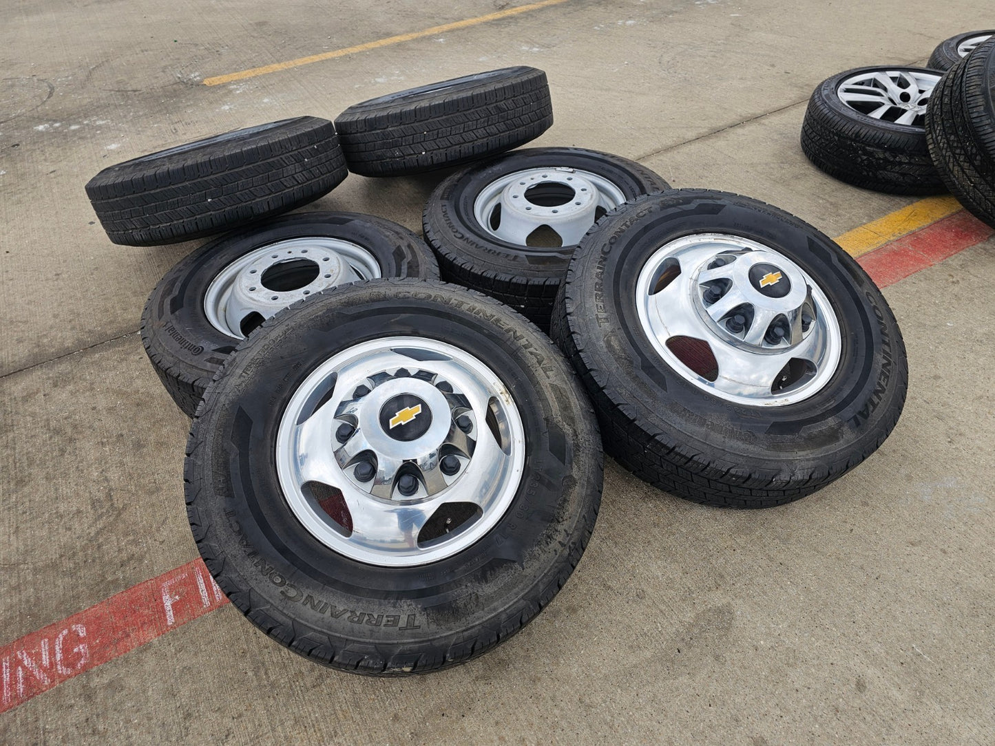 17" Chevy Silverado GMC Sierra 3500 Dually rims wheels OEM 5519 5520 CONTINENTAL