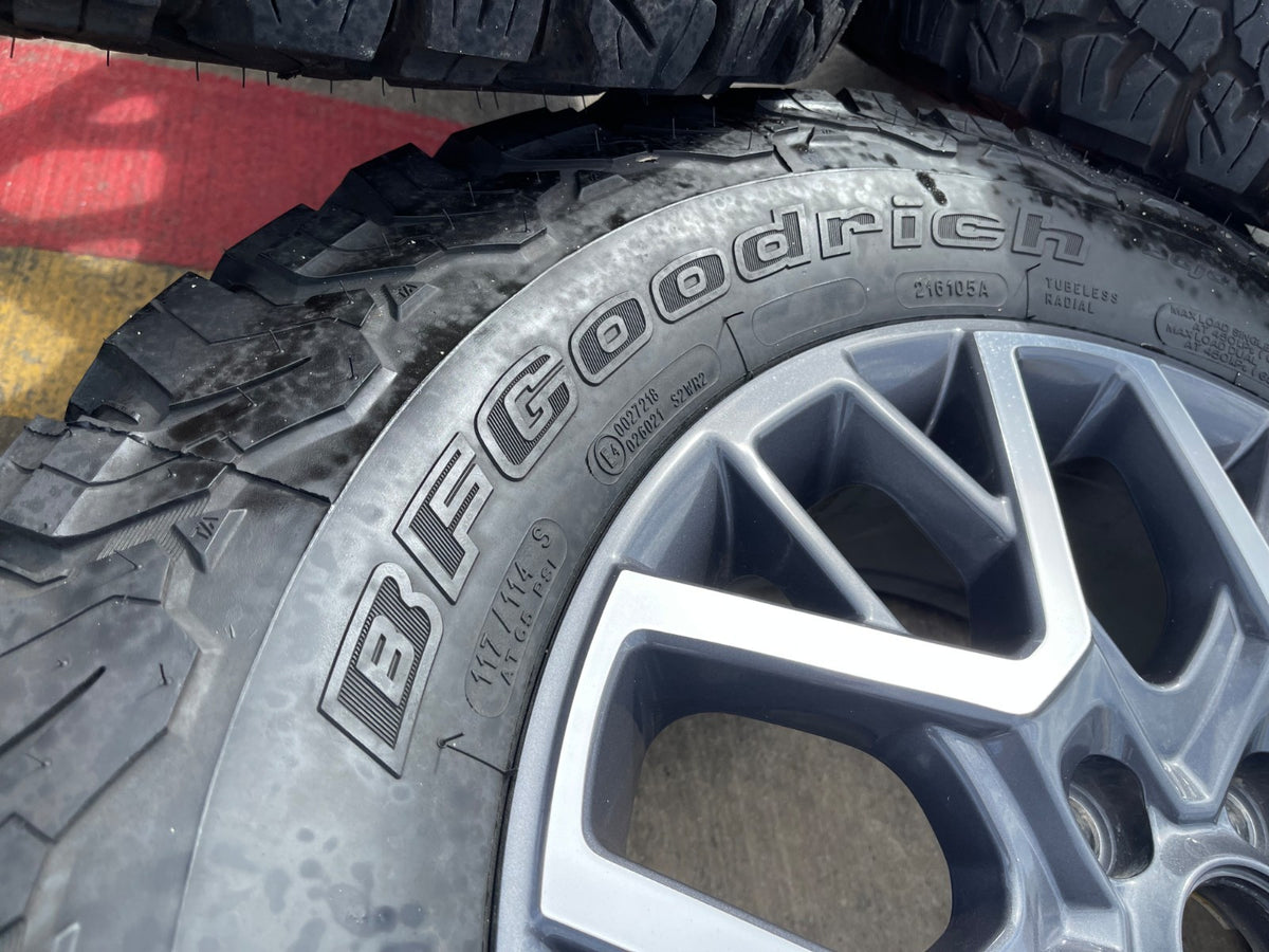 18" Jeep Wrangler Grand Cherokee Gladiator OEM 9331 wheels rims BFG KO2 A/T NEW