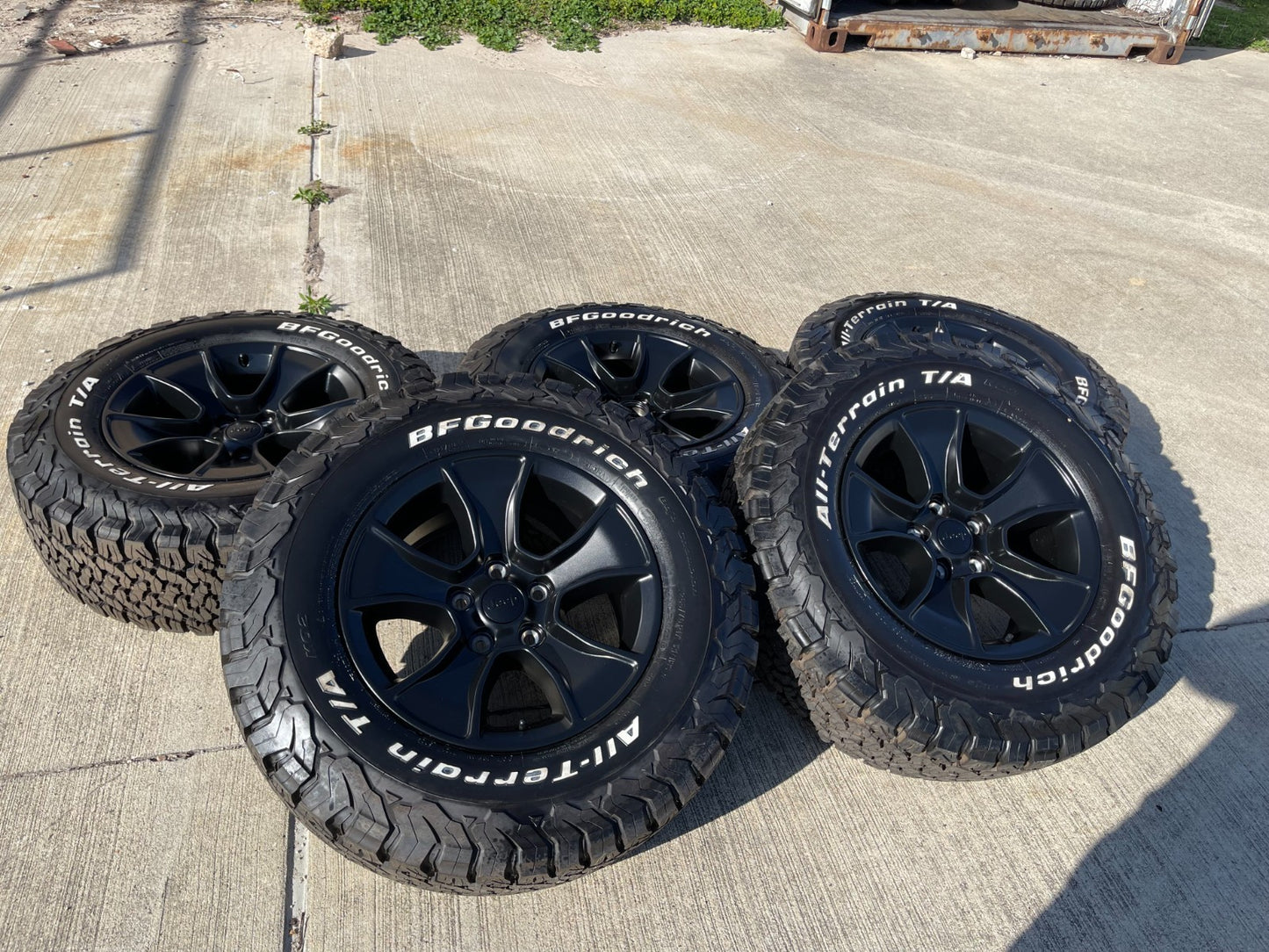 (4) 17" Jeep Wrangler Rubicon OEM 96226 wheels rims Gladiator BFG KO2 NEW 2026