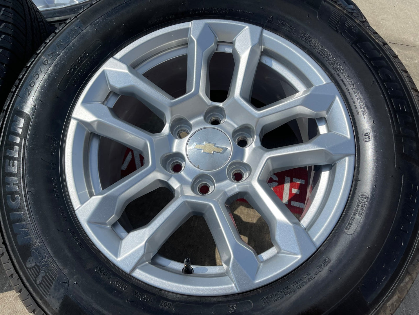18" Chevy Silverado Suburban Tahoe OEM 14091 wheels rims GMC SET MICHELIN NEW
