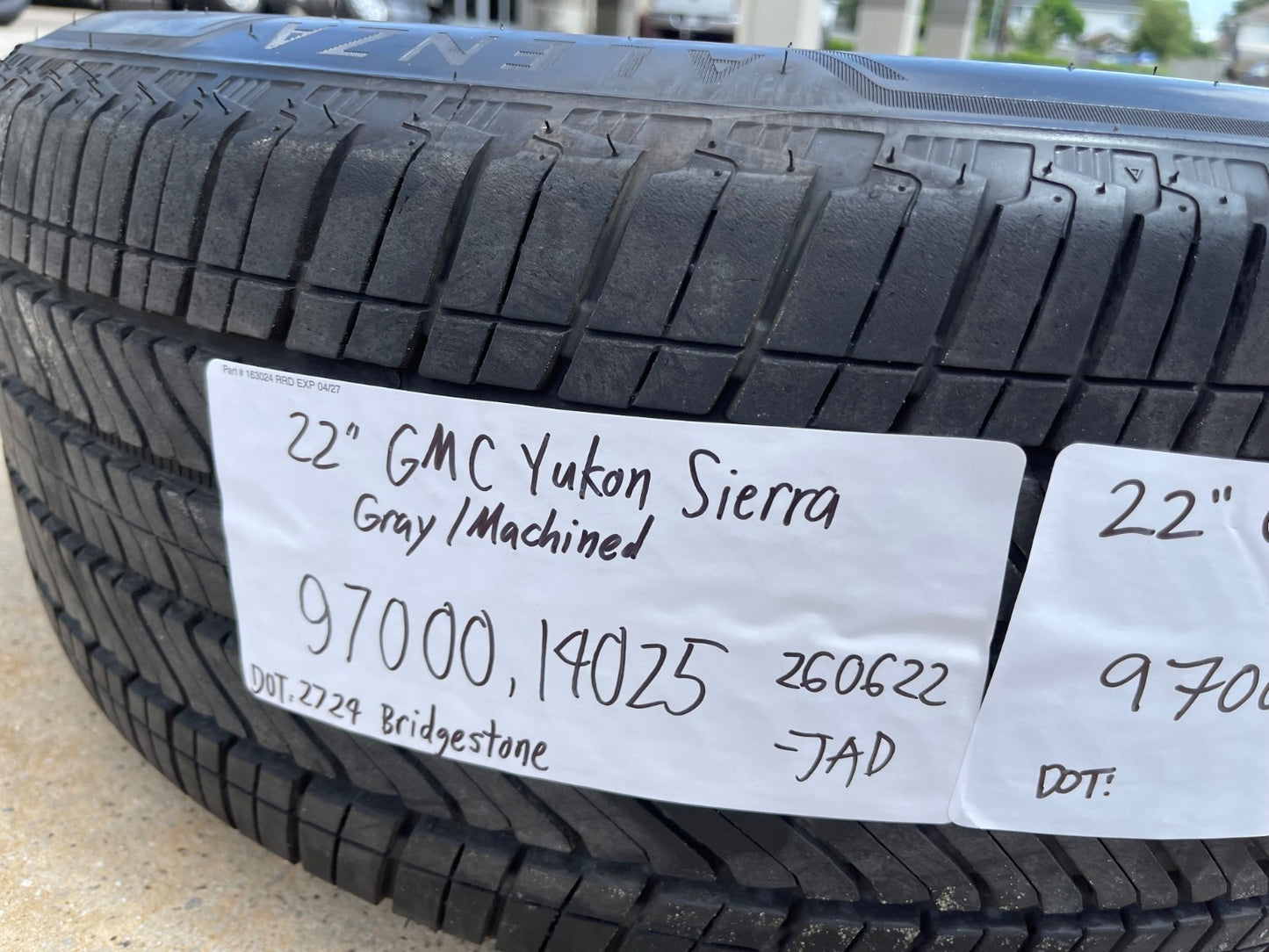22" GMC Yukon Sierra DENALI OEM wheel rim 14025 97000 tire (1) spare BRIDGESTONE