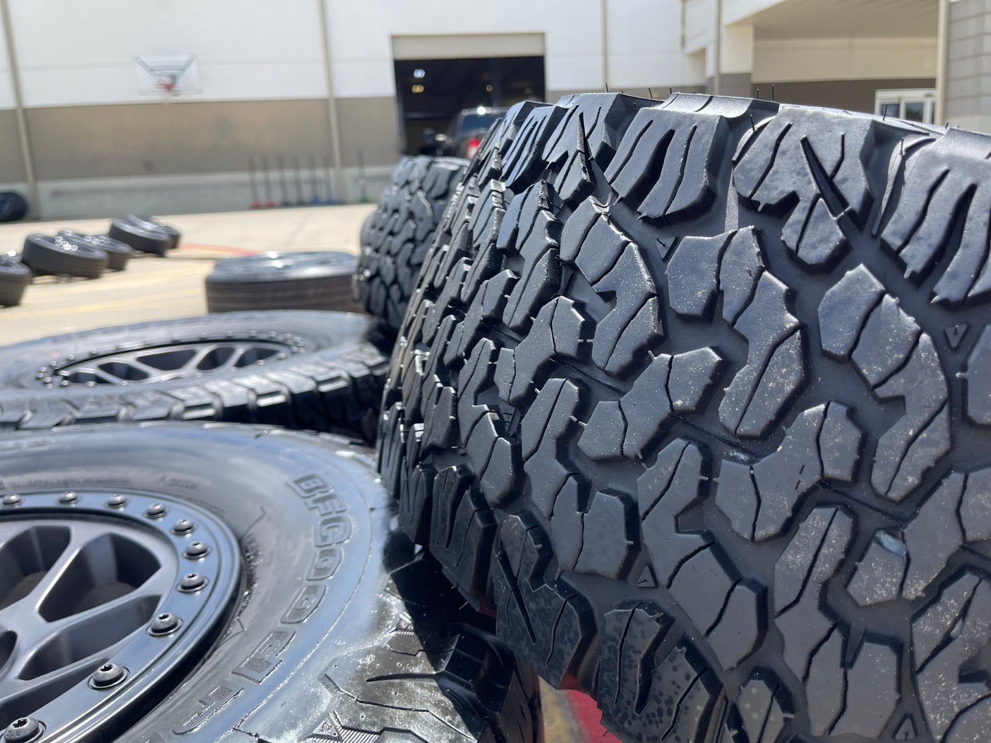 17" Jeep Wrangler 392 Gladiator Rubicon OEM BEADLOCK wheels rims BFG 35"